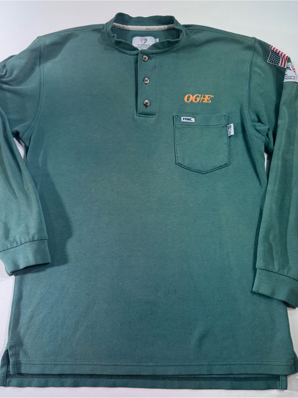 TYNDALE Men's LS 3-Button Green Henley Pocket Shirt, ‘OG&E’ Logo, FR Rated ,Sz M